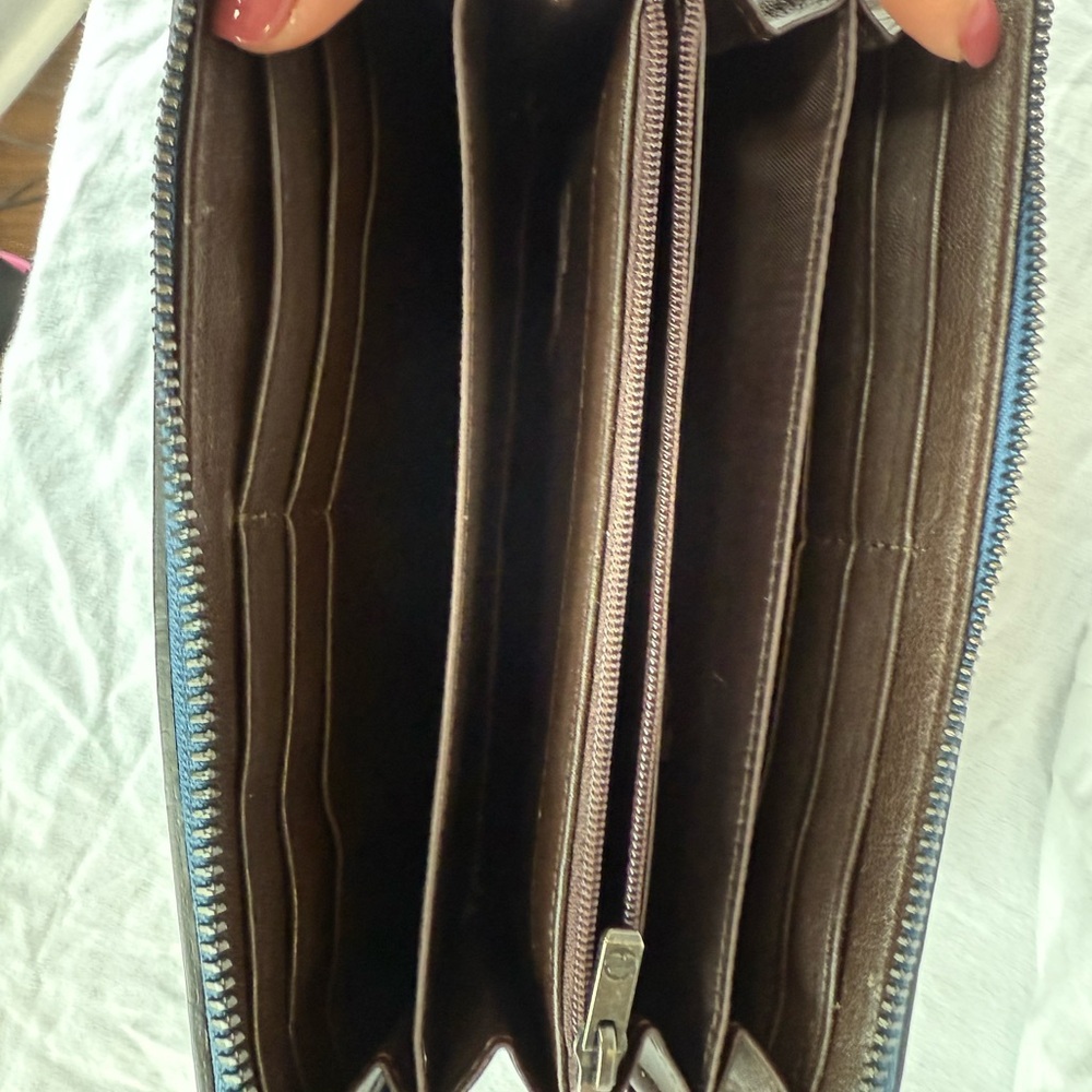 LONGCHAMP 
Ladies Zip-around Wallet in Blue - Picture 3 of 6